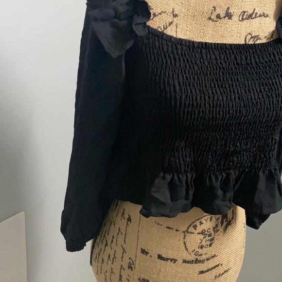 Zara bloggers fave smocked black top - Picture 4 of 16